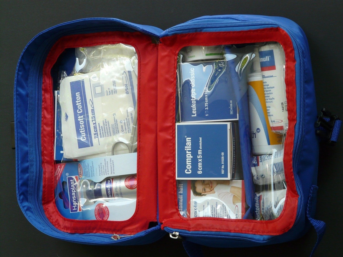First aid rescue kit